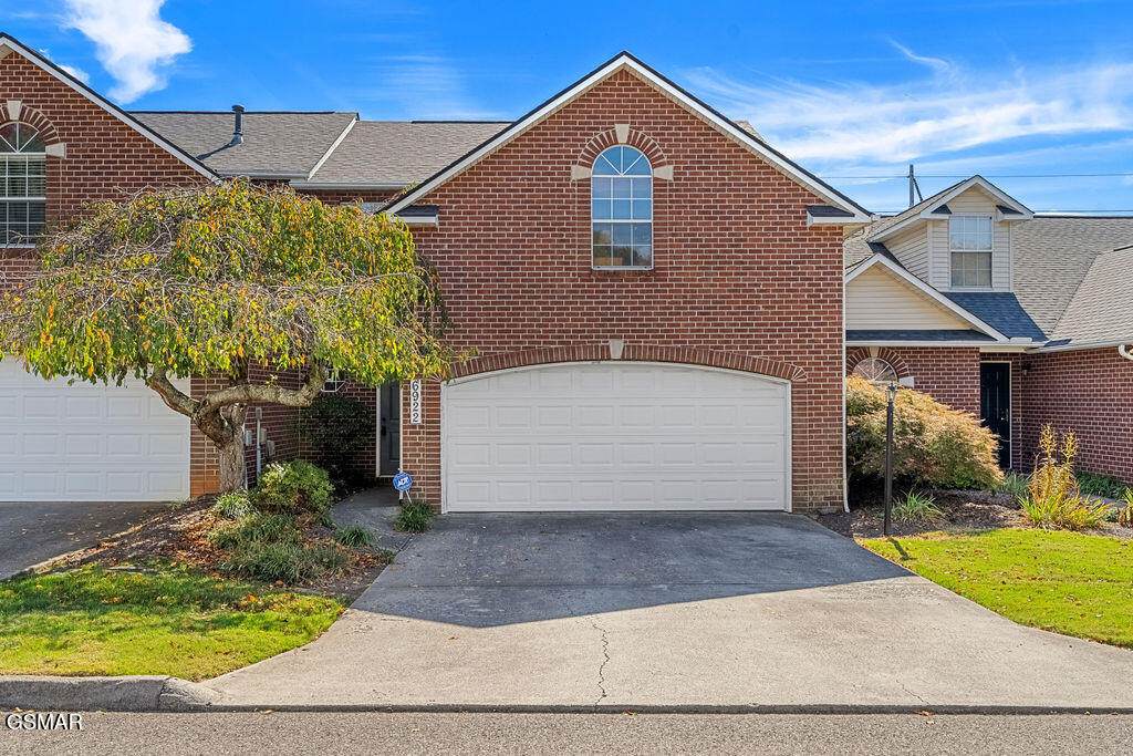 6922 Pemmbrooke Shire Lane - Photo 1