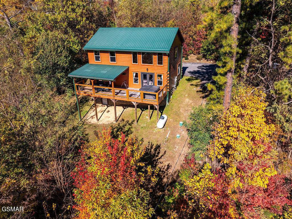 1032 Twin Oaks Road - Photo 1