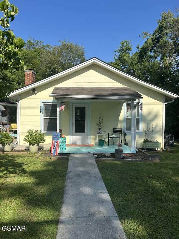 940 Moody Avenue - Photo 1