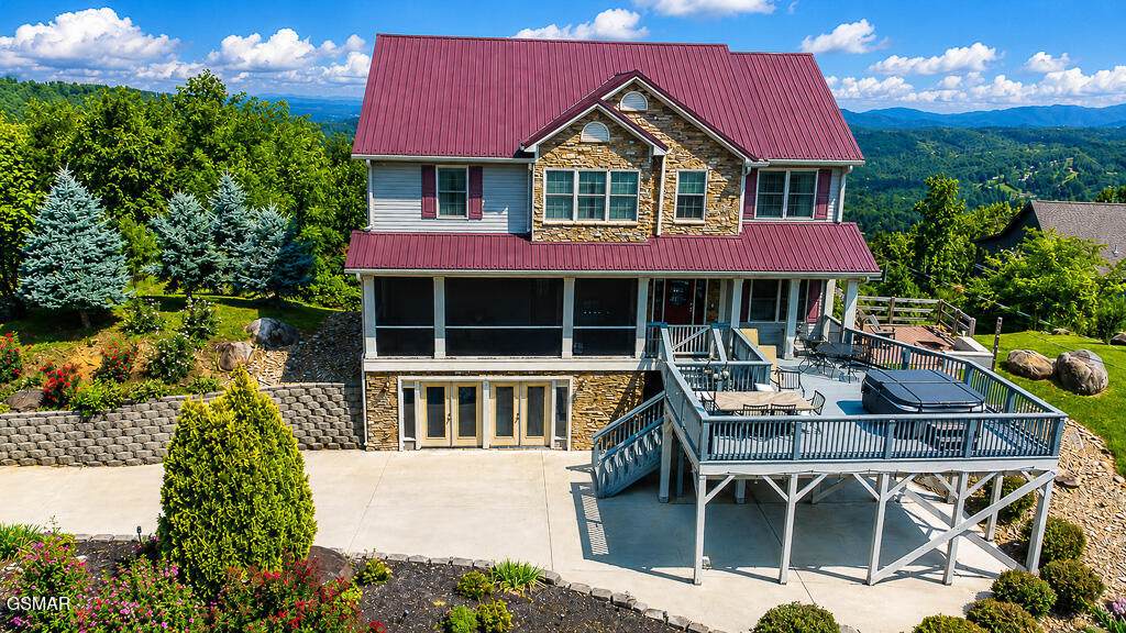 706 Chestnut Drive - Photo 1