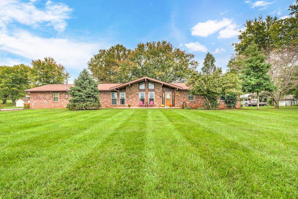 132 S. Cunningham Road - Photo 1