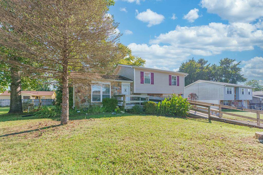 5720 Montina Rd - Photo 1