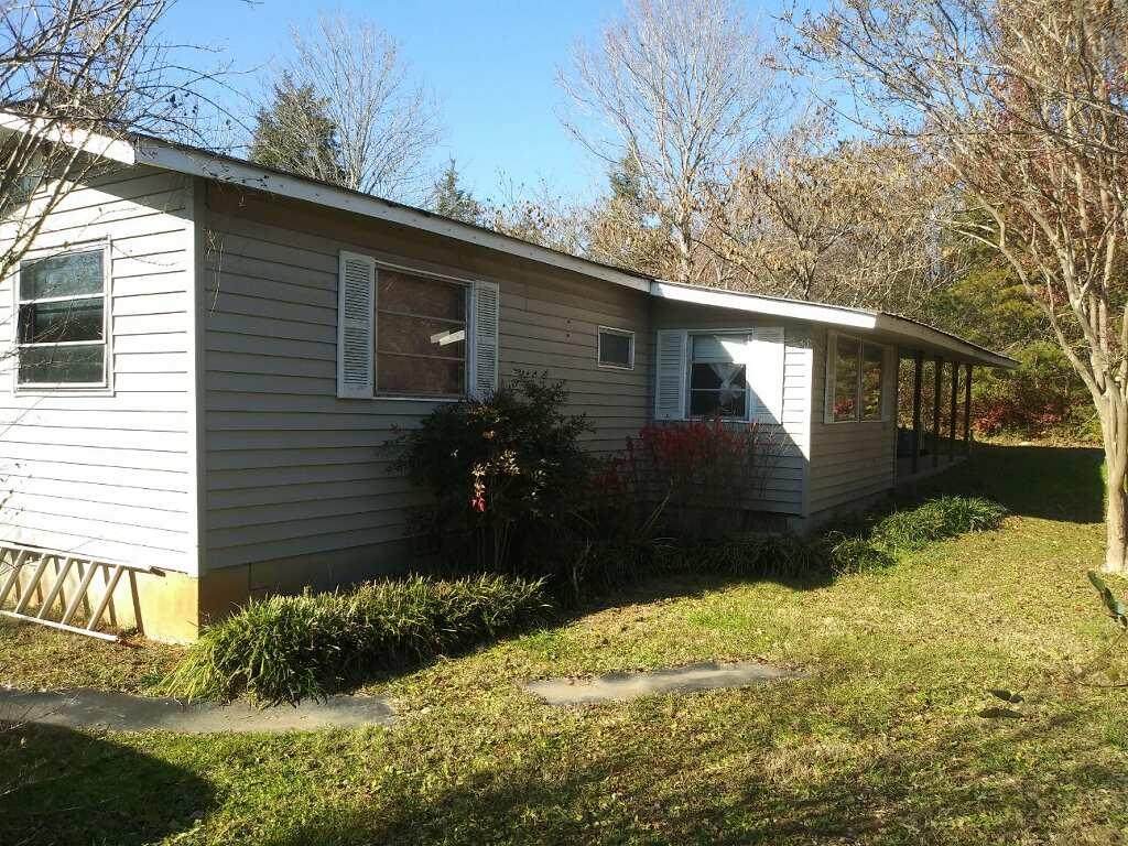 1905 Elkins Rd - Photo 1