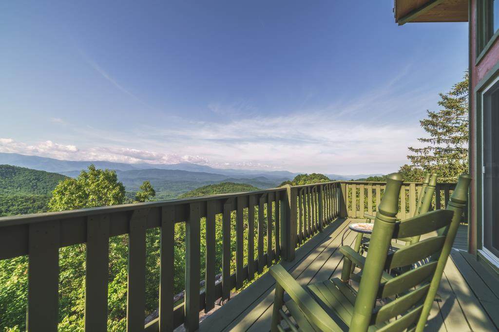 1020 Clingmans View - Photo 1