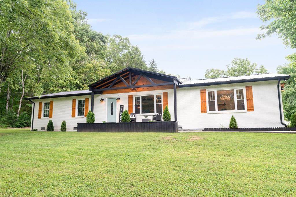 1212 Village Dr - Photo 1