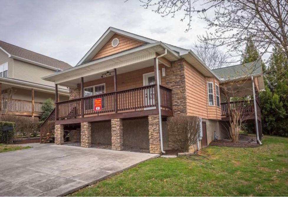 644 Lloyd Huskey - Photo 1