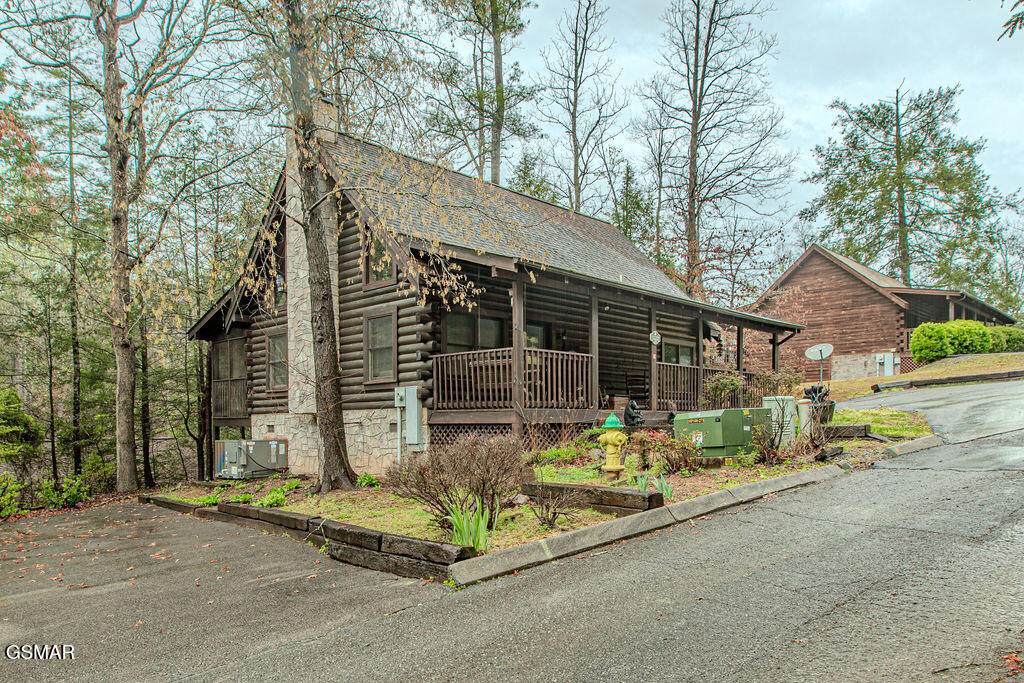 709 Golden Eagle Way - Photo 1