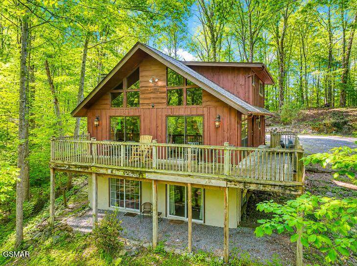 425 Hemlock Lane - Photo 1