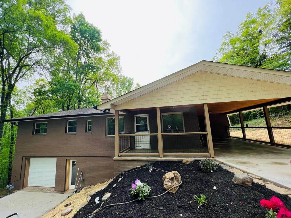 418 Burridge - Photo 1
