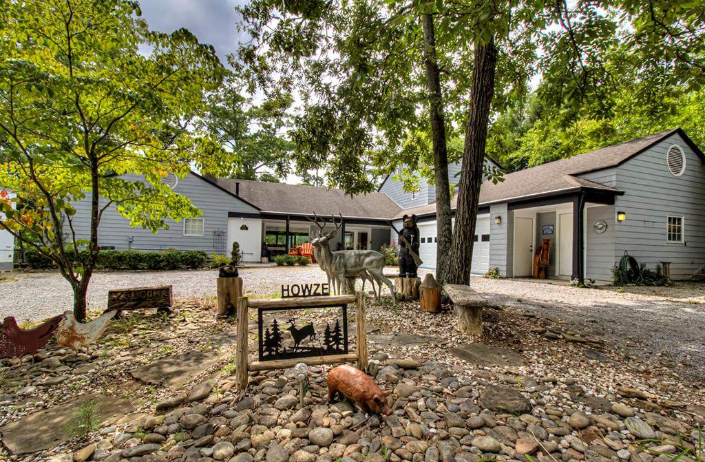 647 Forest Dr - Photo 1