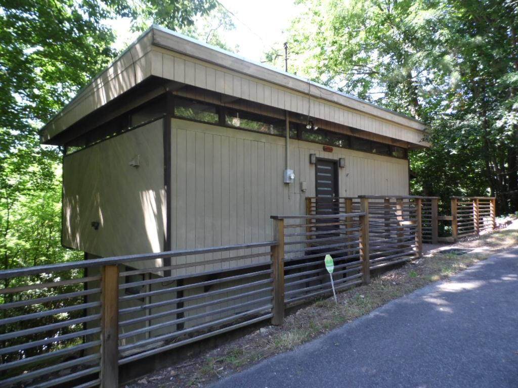 2038 Luzerne Drive - Photo 1