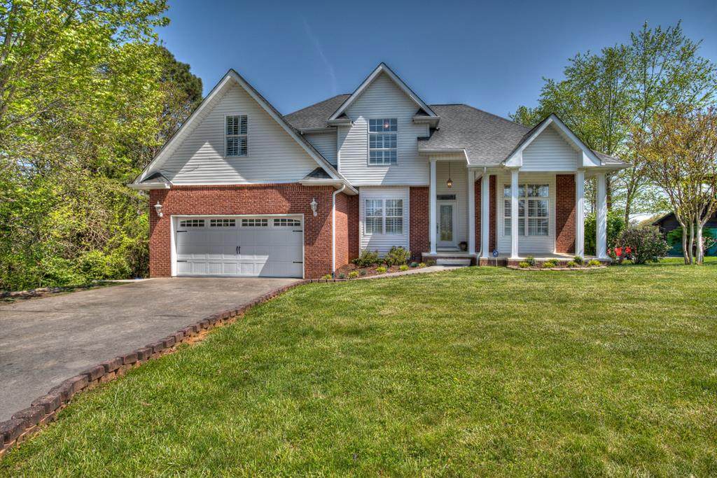 842 Pinnacle Drive - Photo 1