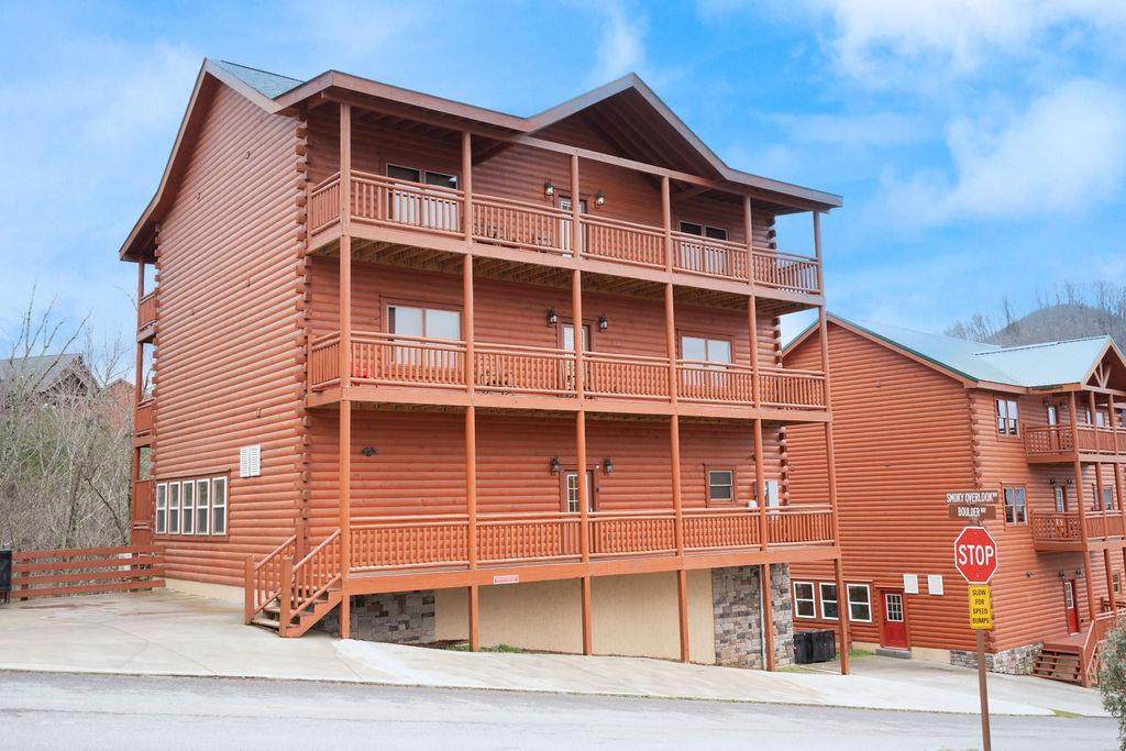 2320 Boulder Way - Photo 1