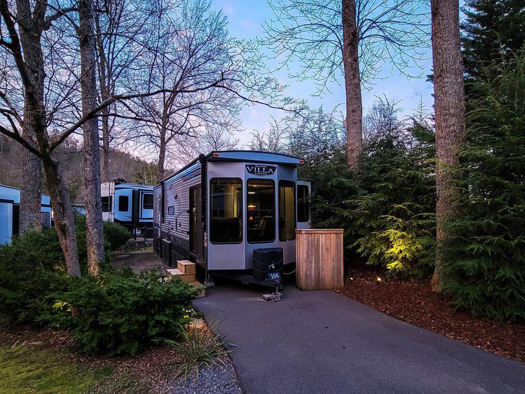 4229 Parkway # 104 - Photo 1
