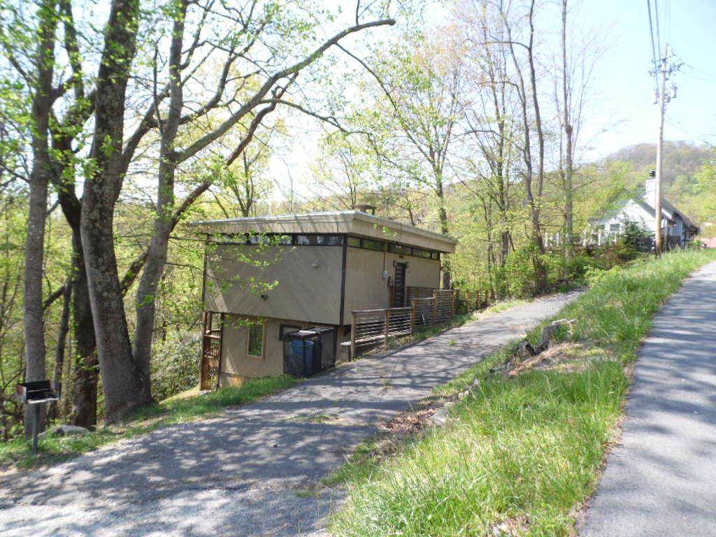 2038 Luzerne Drive - Photo 1