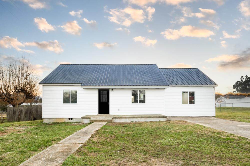 513 8th Street - Photo 1