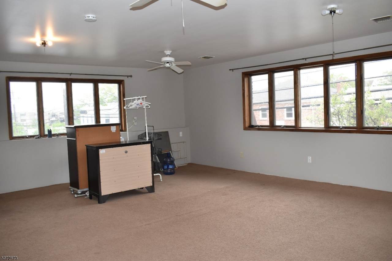 1979 Springfield Ave - Photo 1