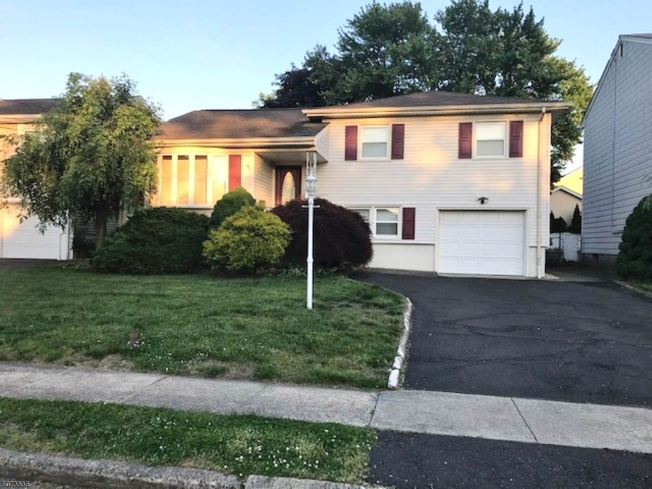 911 Peach Tree Rd - Photo 1