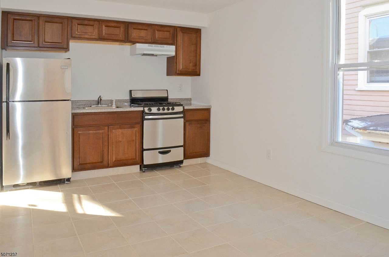 101 2nd St Unit 4 - Photo 1