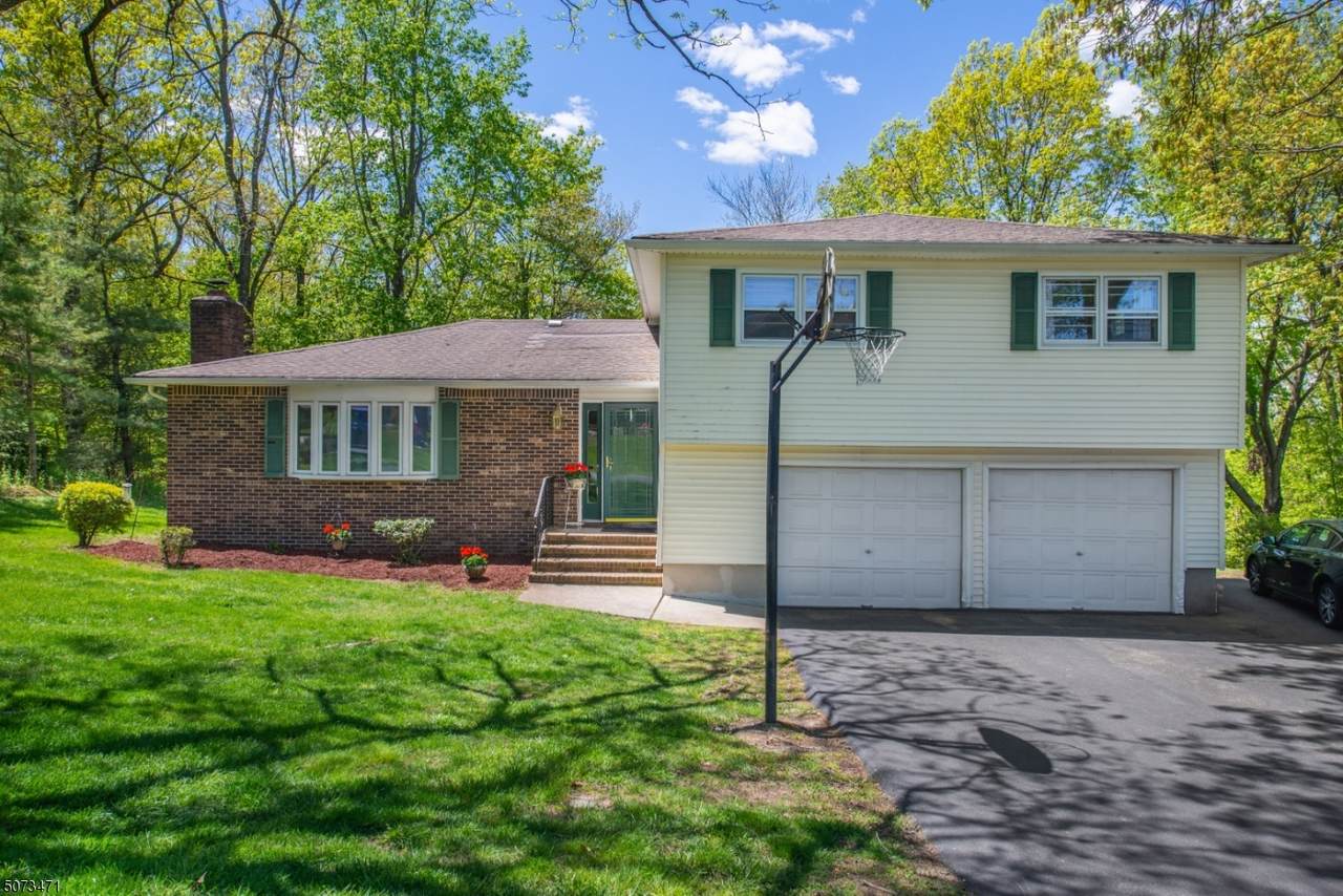 16 Mckinley Dr - Photo 1