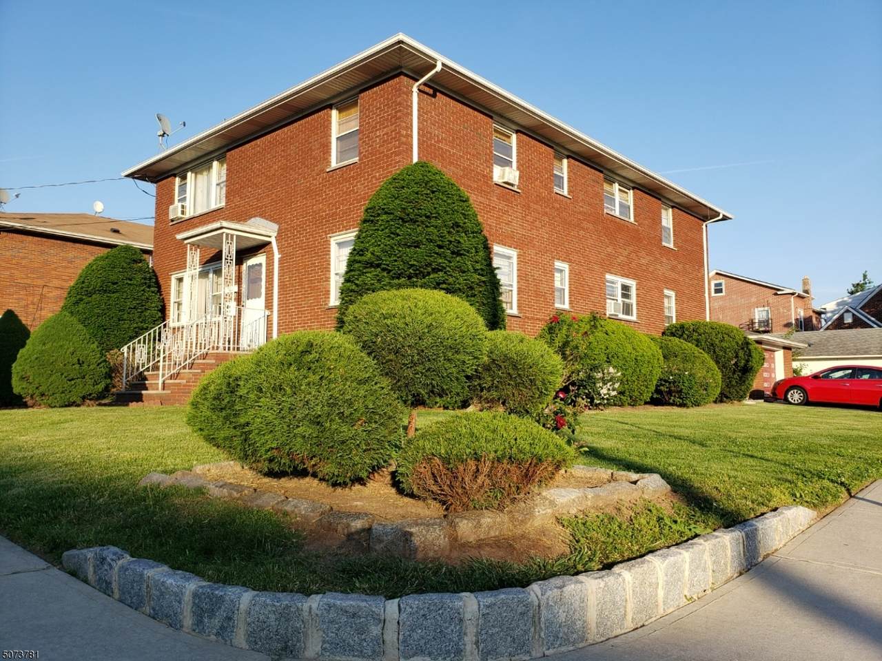 436 Niles St - Photo 1