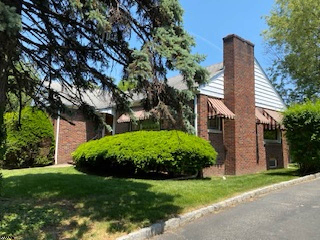 2 Cyril Ave - Photo 1