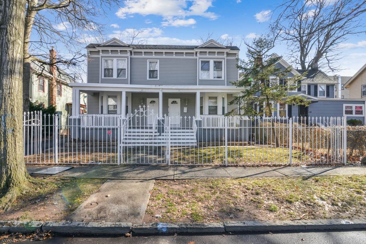 44 Oak St - Photo 1
