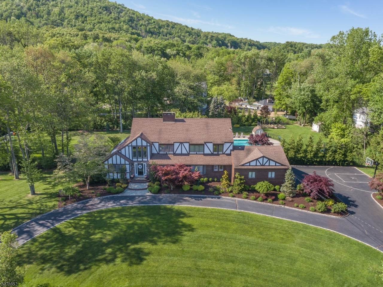 130 Mountain Ave - Photo 1