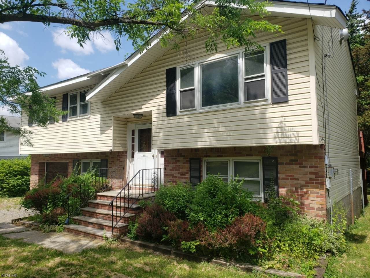 819 Rt 517 - Photo 1