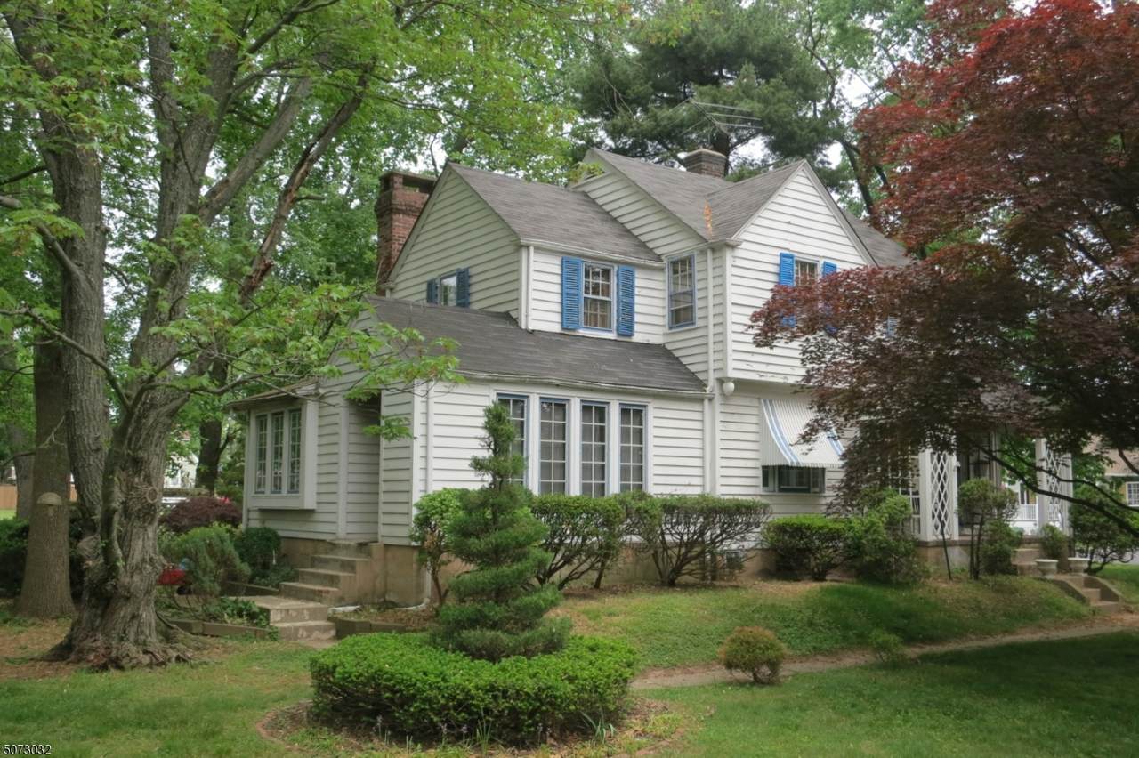 27 Woodedge Ave - Photo 1