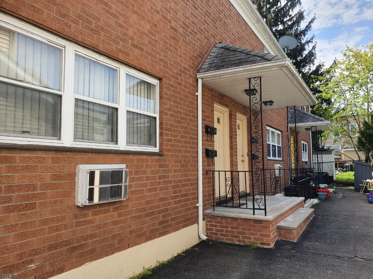 180 Atlantic St - Photo 1