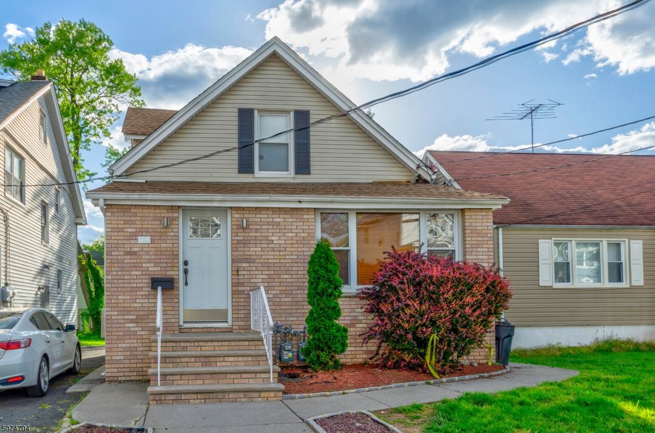 220 Gordon Street - Photo 1