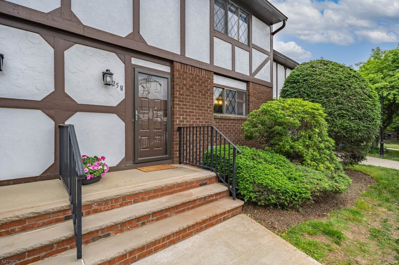 258 Wildflower Ln - Photo 1