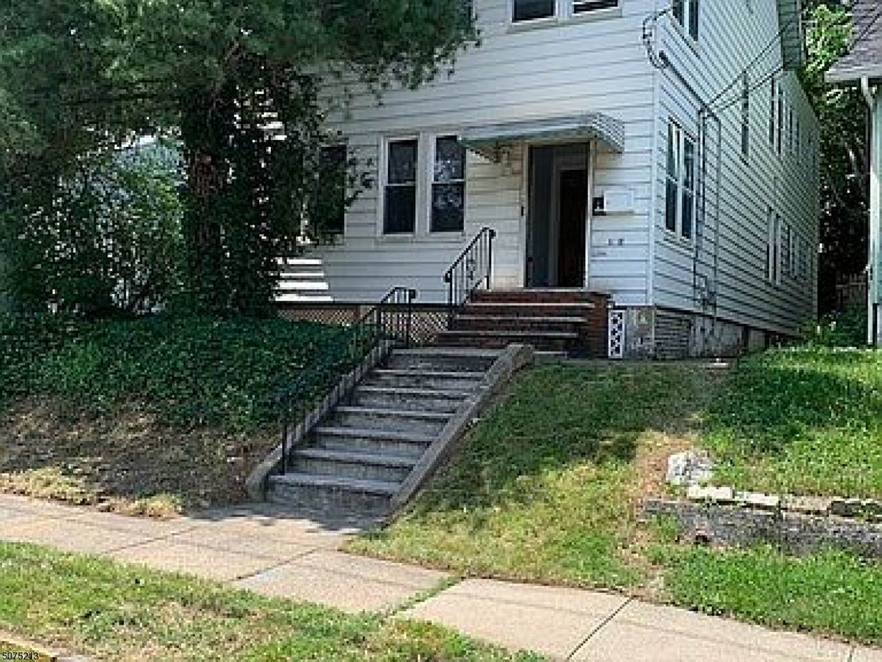 129 Lincoln Pl - Photo 1
