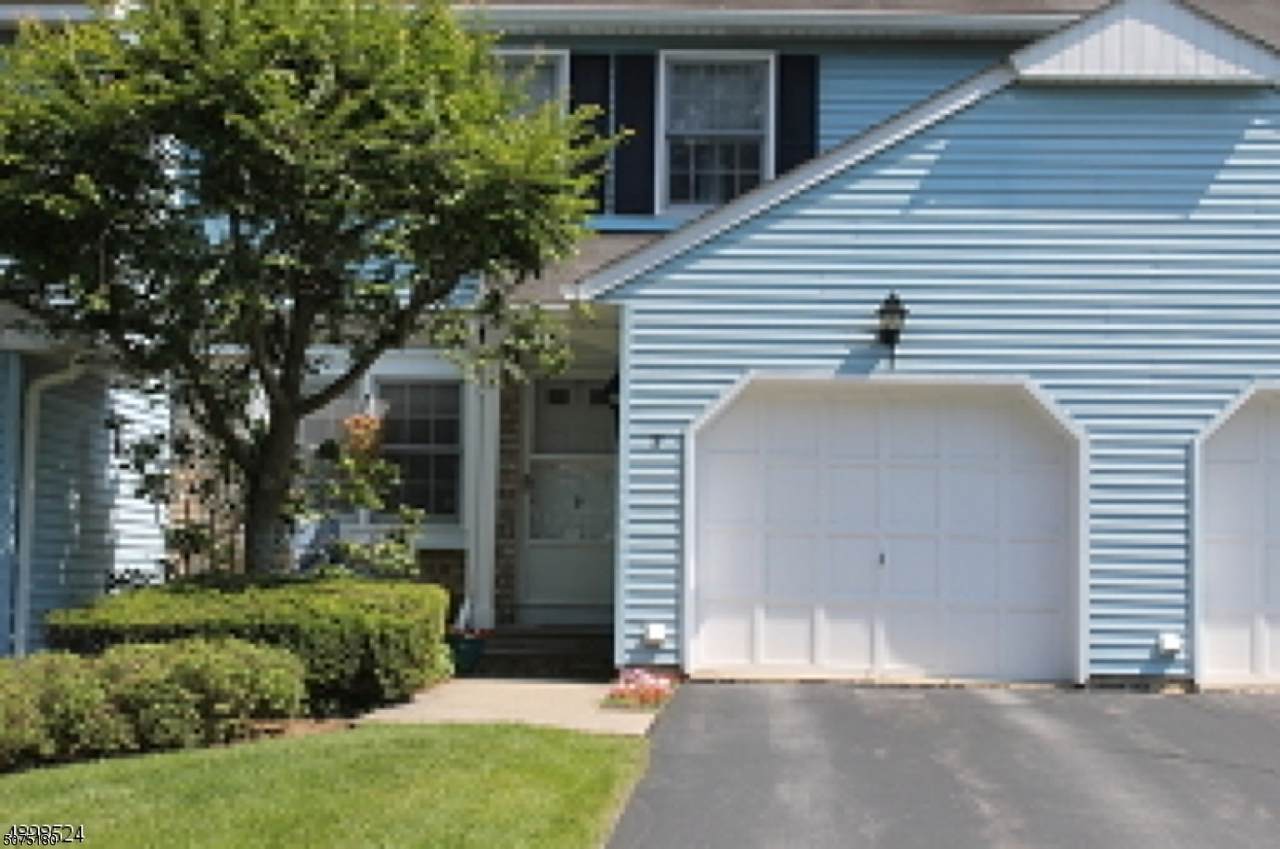 9 Carriage Ln - Photo 1