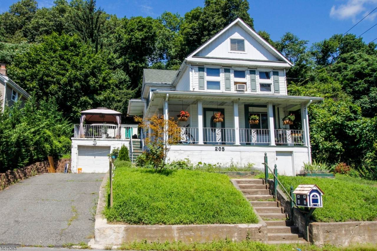 205 Mount Hope Ave - Photo 1
