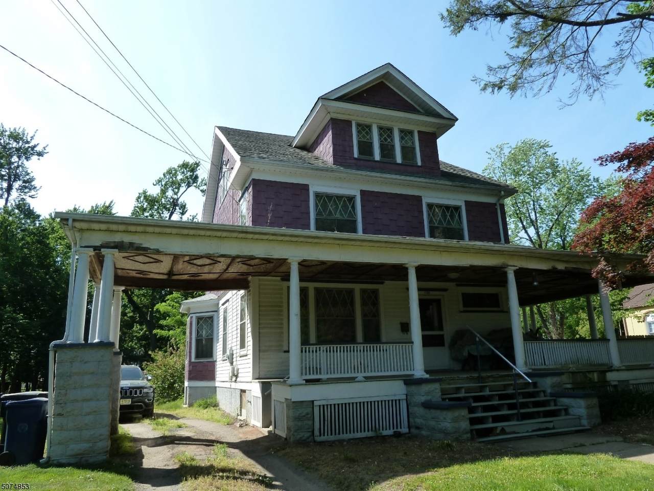 1136 W 7th St - Photo 1