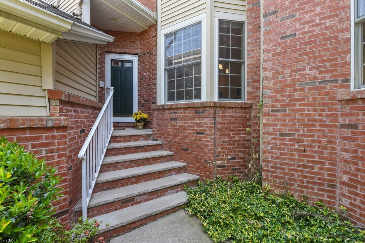 18 Varick Way - Photo 1