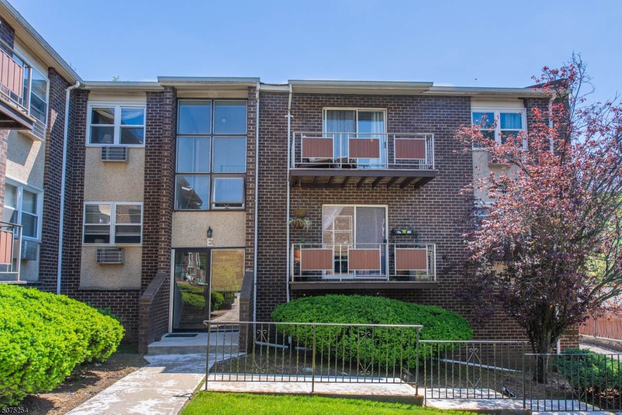 421 Bloomfield Ave - Photo 1