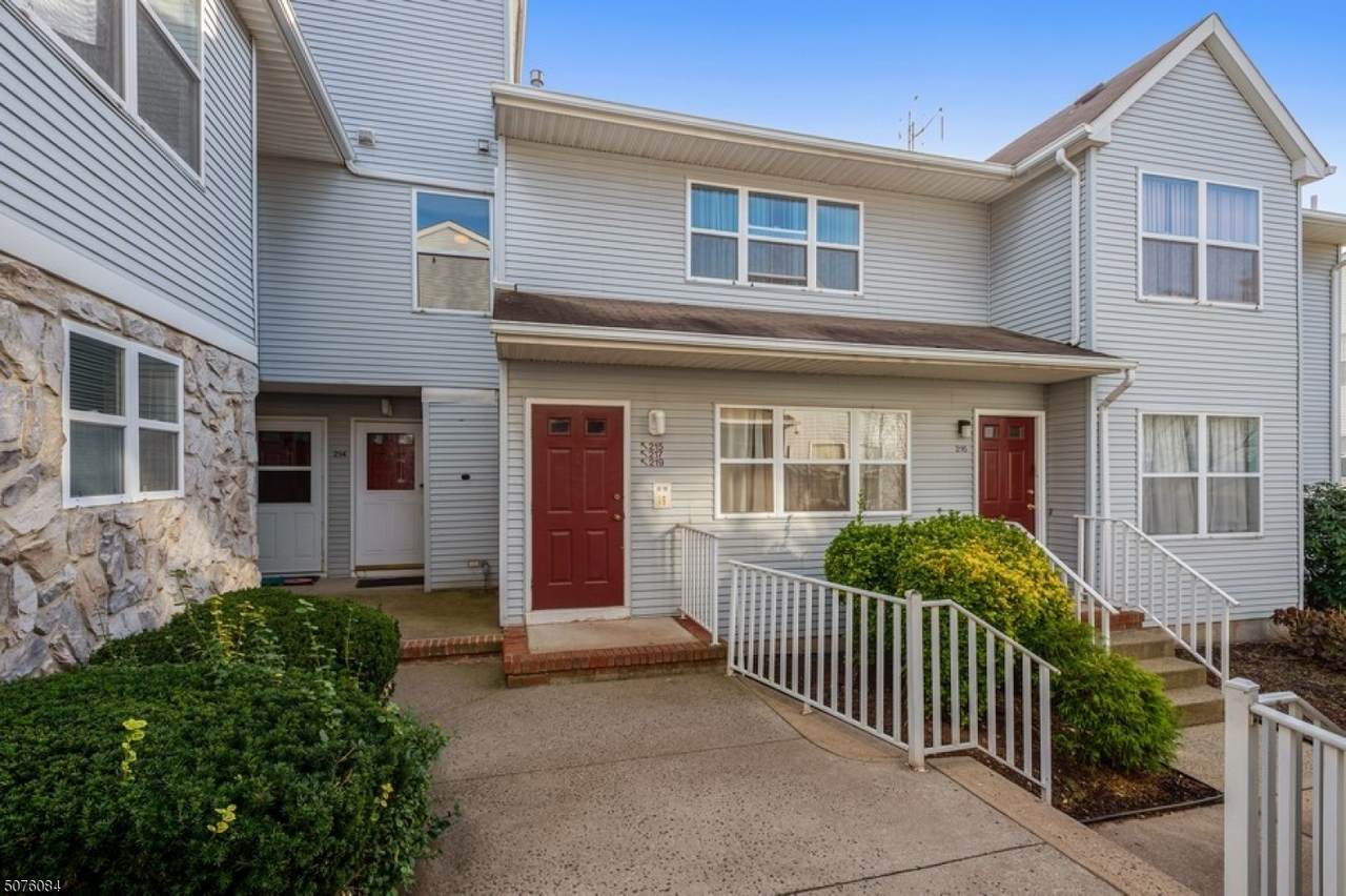 219 Bexley Ln - Photo 1