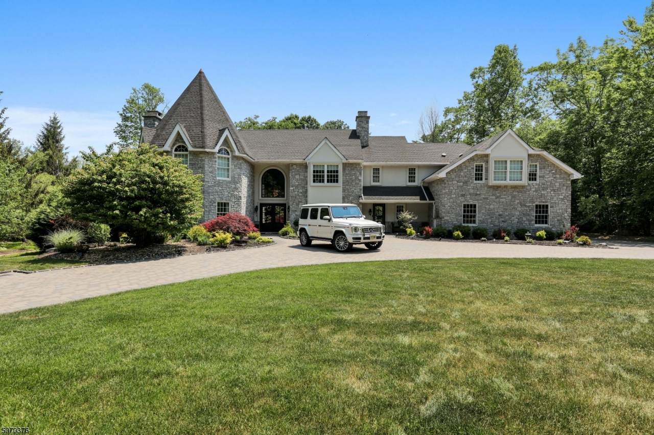35 Tower Hill Ln - Photo 1