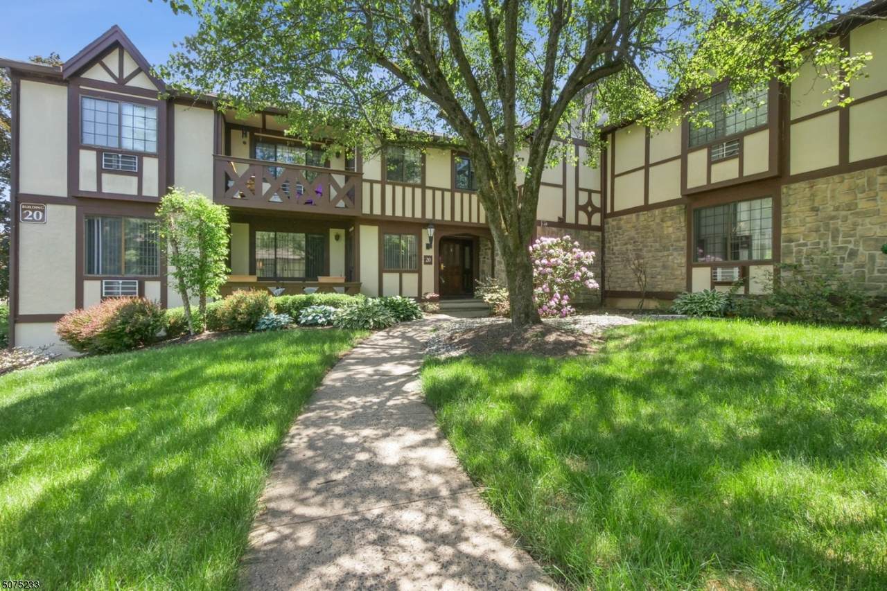 20 Kensington Rd - Photo 1