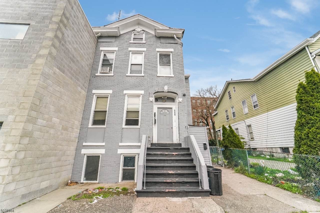 111 Hamilton Ave - Photo 1