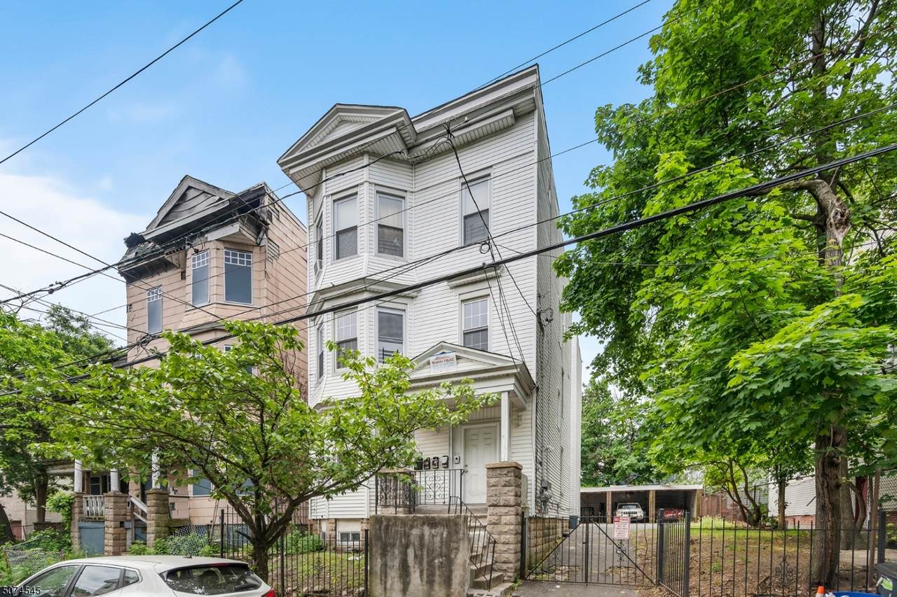 320 W Runyon St - Photo 1