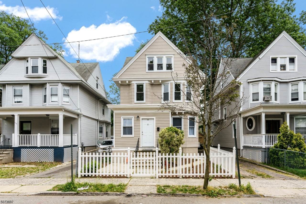 142 N Essex Ave - Photo 1