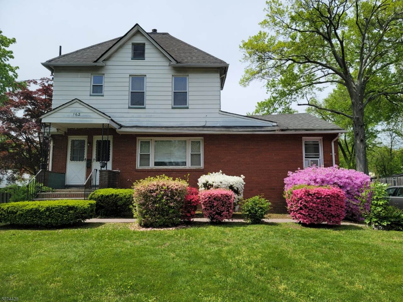162 Walnut St - Photo 1