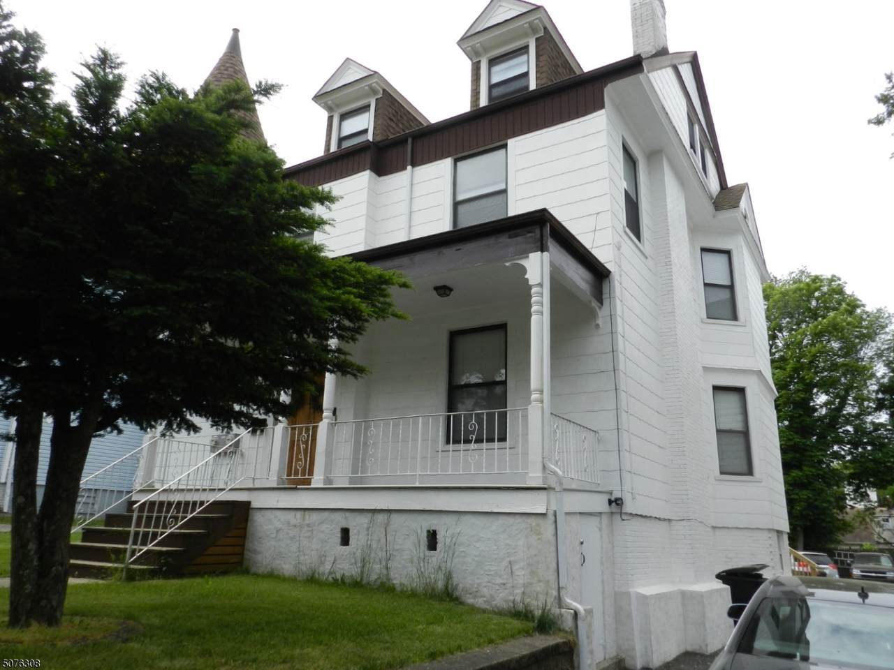 488 Fairview Ave - Photo 1