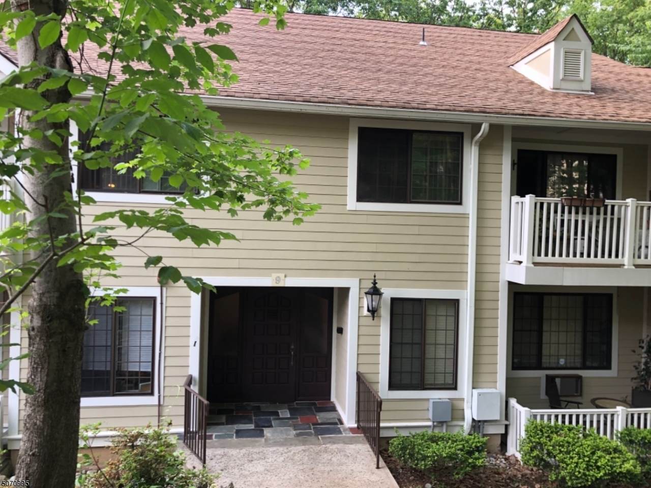 9 Foxwood Dr - Photo 1