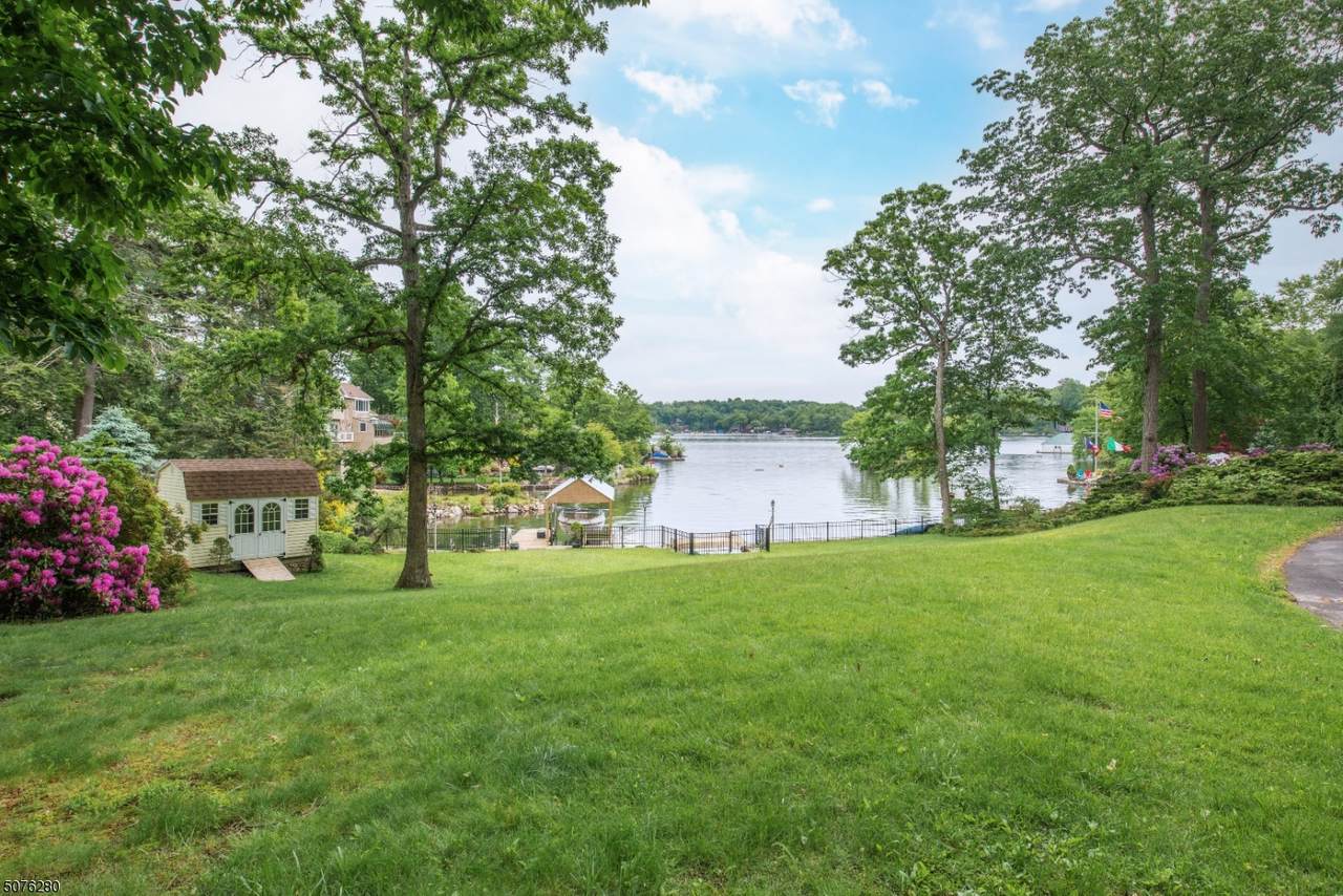 21 Skyline Dr - Photo 1