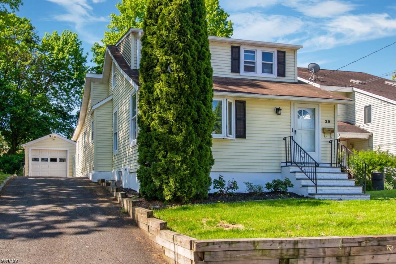 29 Gregory Ave - Photo 1